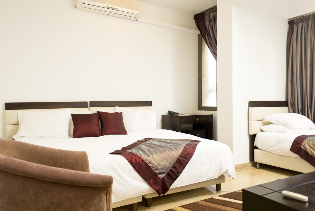 Bliss 3000 Furnished Studios Beiroet Buitenkant foto