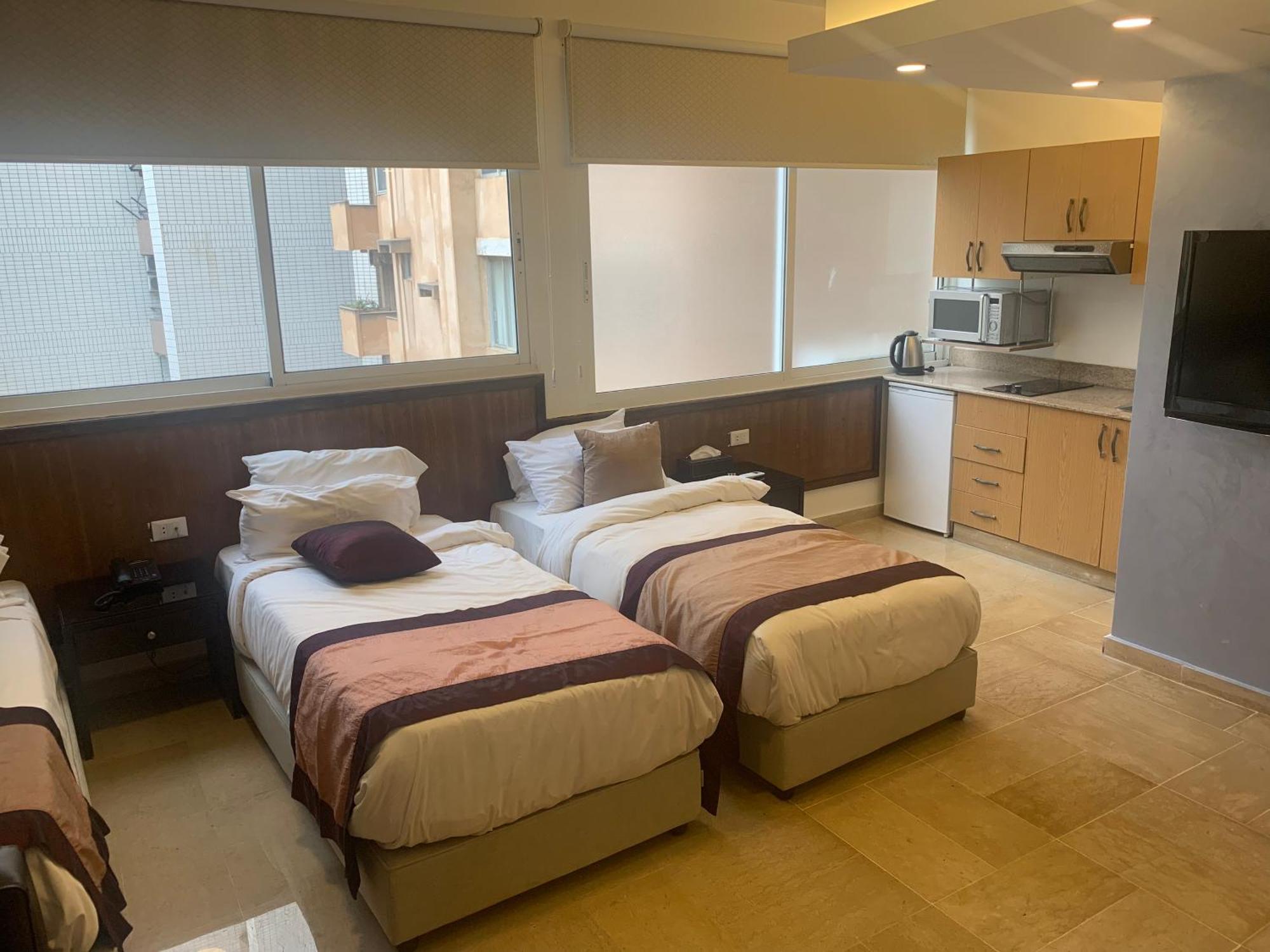 Bliss 3000 Furnished Studios Beiroet Buitenkant foto