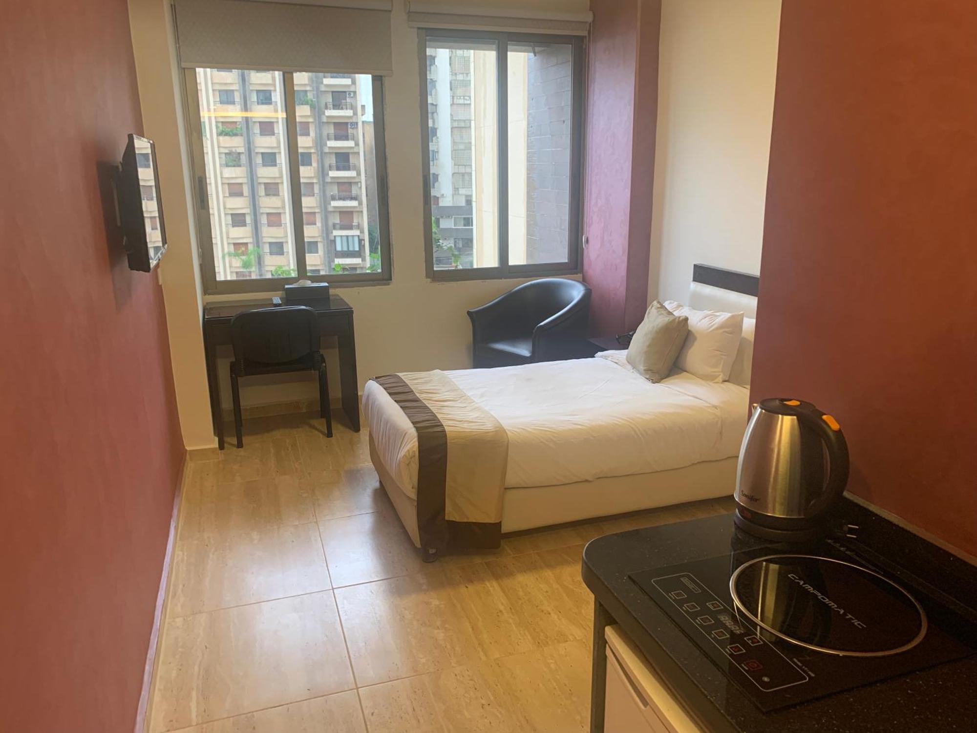 Bliss 3000 Furnished Studios Beiroet Buitenkant foto