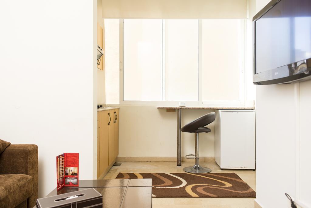 Bliss 3000 Furnished Studios Beiroet Buitenkant foto