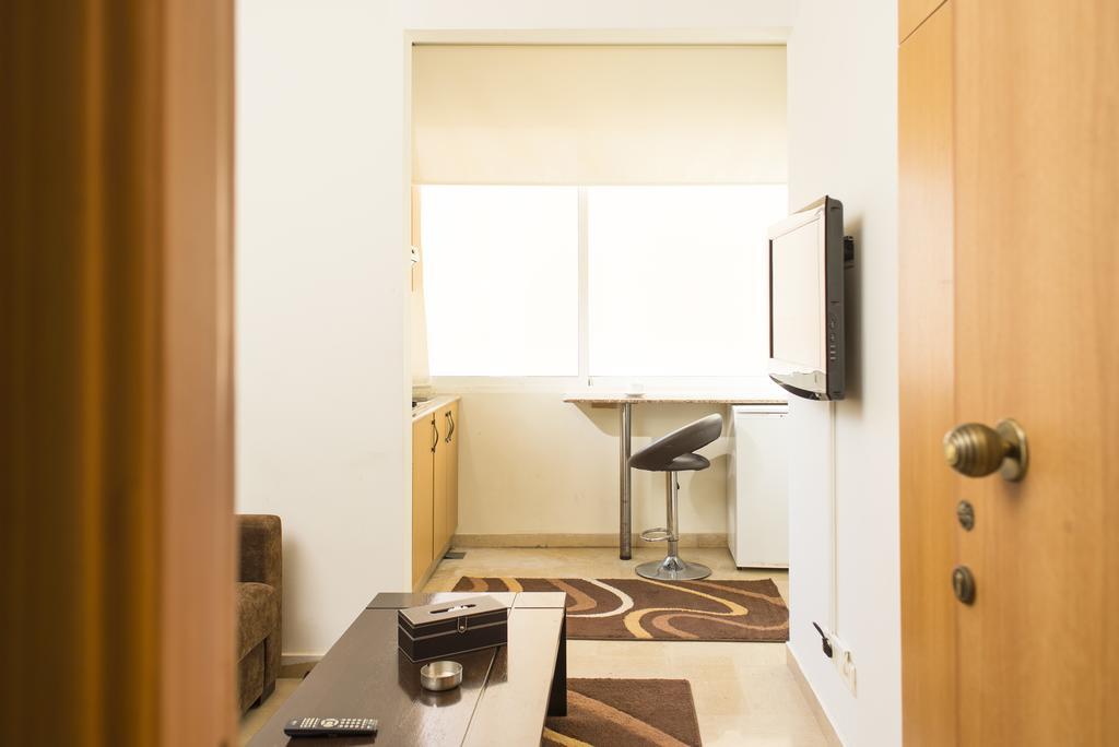 Bliss 3000 Furnished Studios Beiroet Buitenkant foto